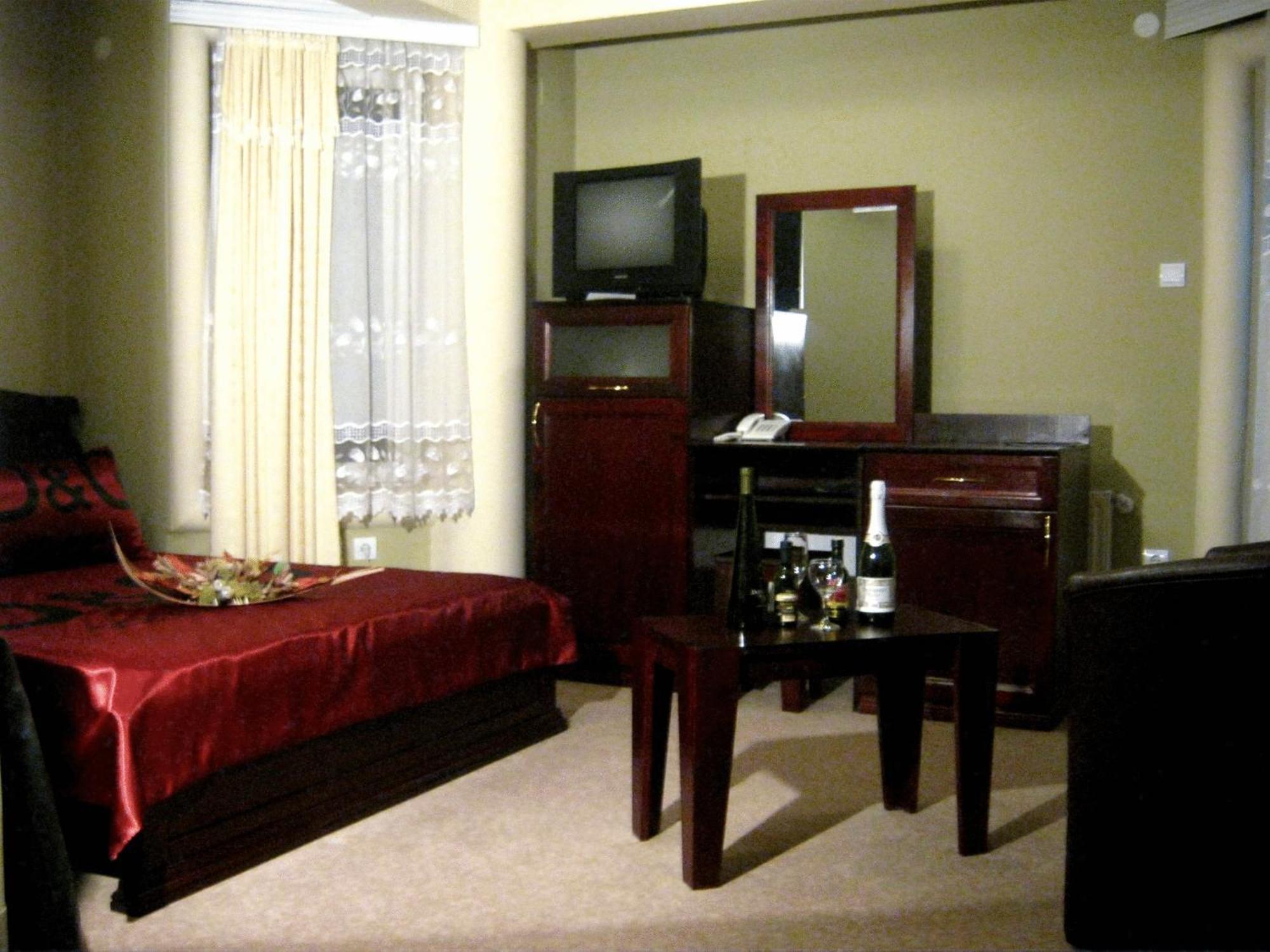 Hotel Vila Mitic Luxx Spa Centar Leskovac  Eksteriør bilde